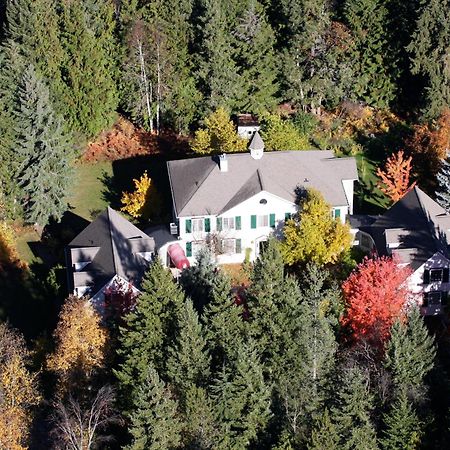 The Inn At The Ninth Hole Bed & Breakfast Salmon Arm Exterior foto