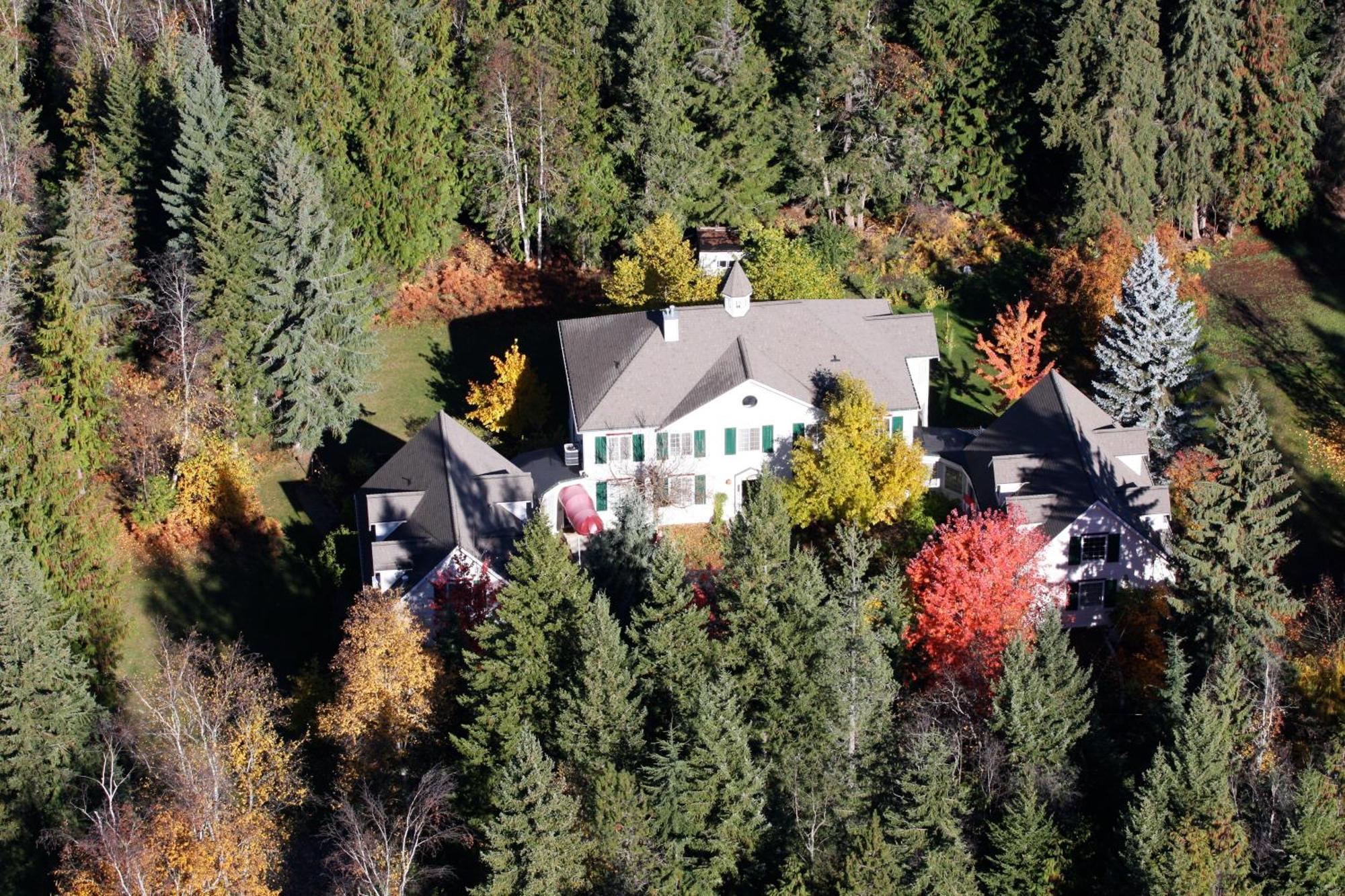 The Inn At The Ninth Hole Bed & Breakfast Salmon Arm Exterior foto
