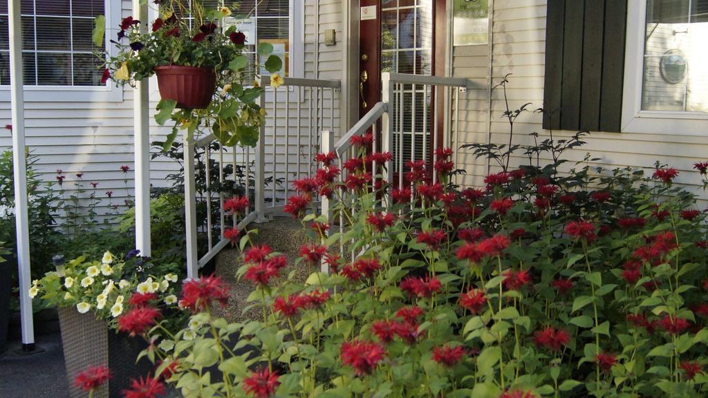The Inn At The Ninth Hole Bed & Breakfast Salmon Arm Exterior foto