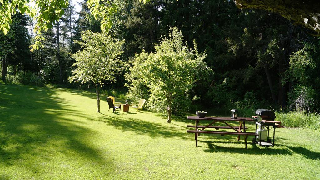 The Inn At The Ninth Hole Bed & Breakfast Salmon Arm Exterior foto