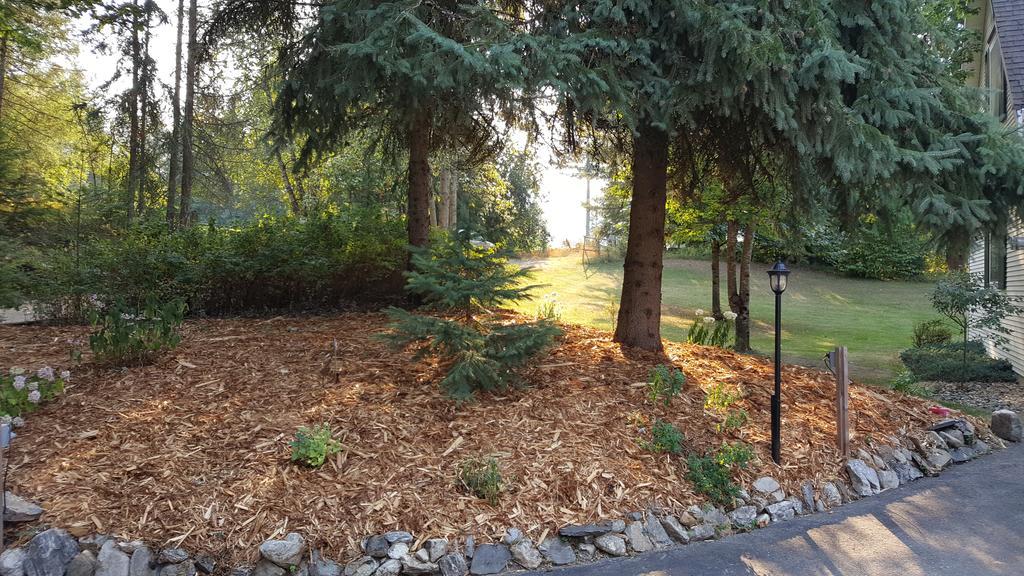 The Inn At The Ninth Hole Bed & Breakfast Salmon Arm Exterior foto