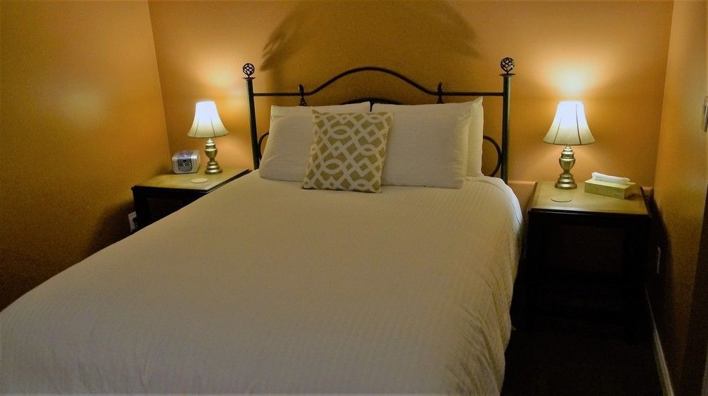 The Inn At The Ninth Hole Bed & Breakfast Salmon Arm Exterior foto